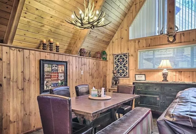 Ski In/ski Out Red River Cabin W/ Mtn Views!