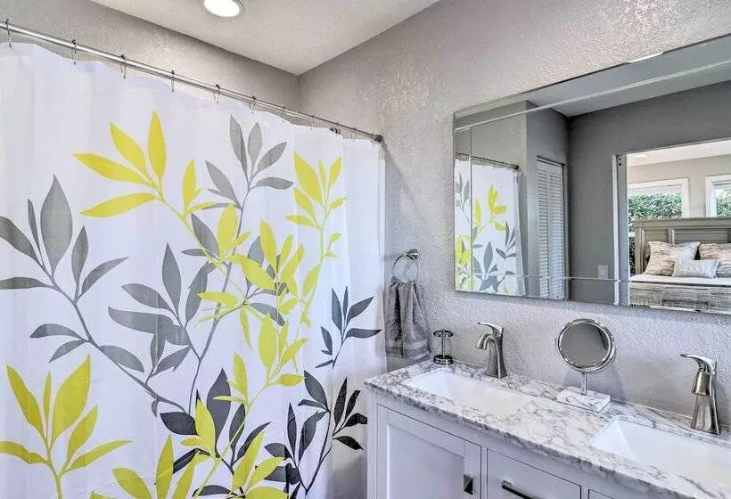 North Carolina Vacation Rental W/ Fire Pit & Grill