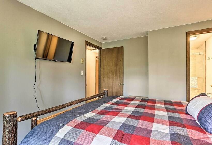 Walk To Lake & Beach: Pocono Cabin W/ Fire Pit