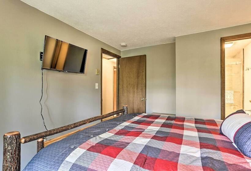 Walk To Lake & Beach: Pocono Cabin W/ Fire Pit