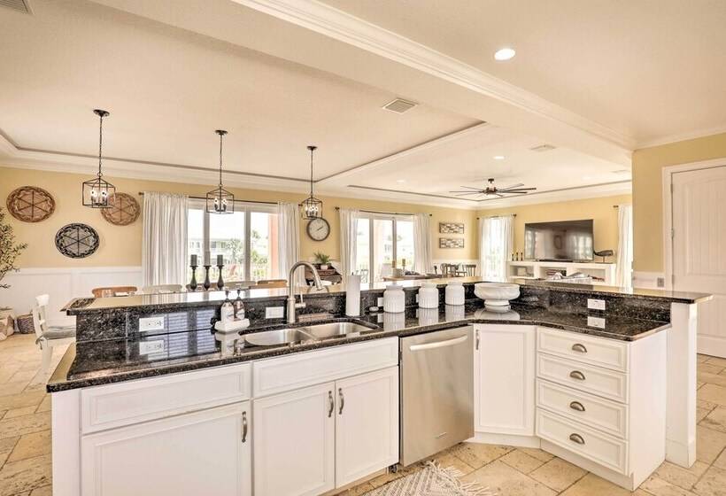 Palm Coast Oasis W/ Pool: Steps To Cinnamon Beach!