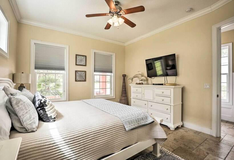 Palm Coast Oasis W/ Pool: Steps To Cinnamon Beach!