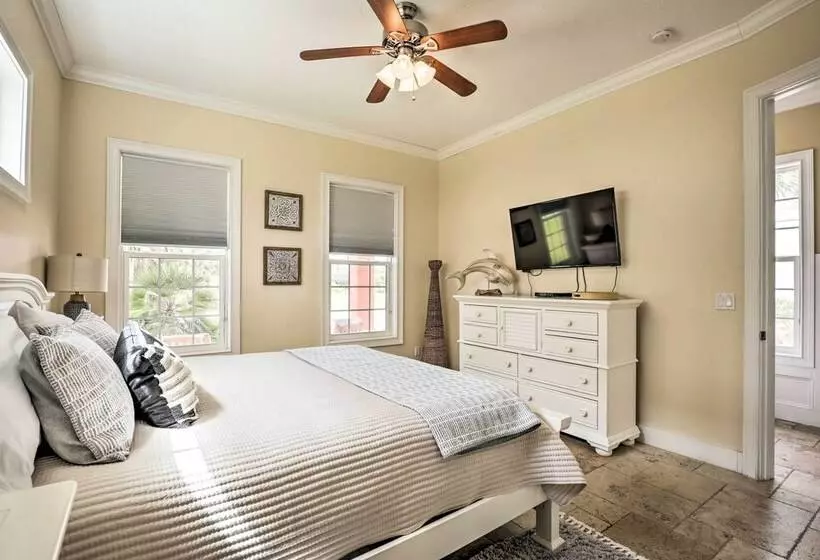 Palm Coast Oasis W/ Pool: Steps To Cinnamon Beach!