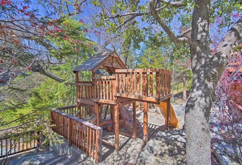 Stunning Lake Arrowhead Home: Decks & Hot Tub