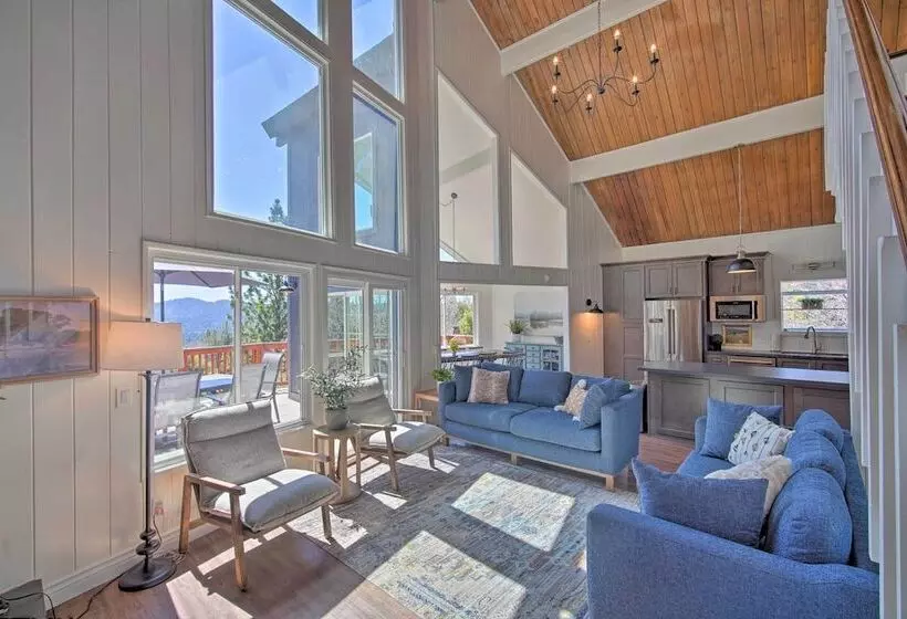 Stunning Lake Arrowhead Home: Decks & Hot Tub