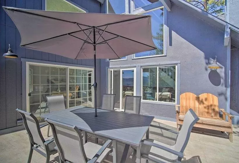 Stunning Lake Arrowhead Home: Decks & Hot Tub