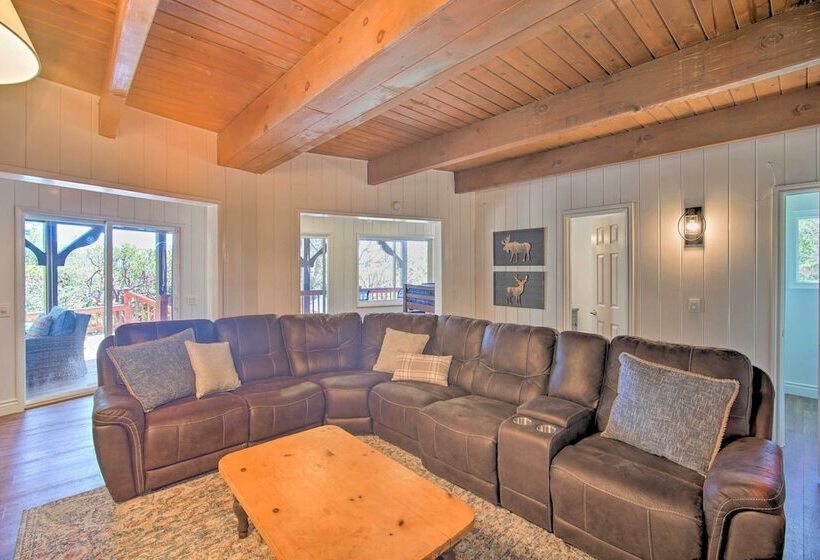 Stunning Lake Arrowhead Home: Decks & Hot Tub