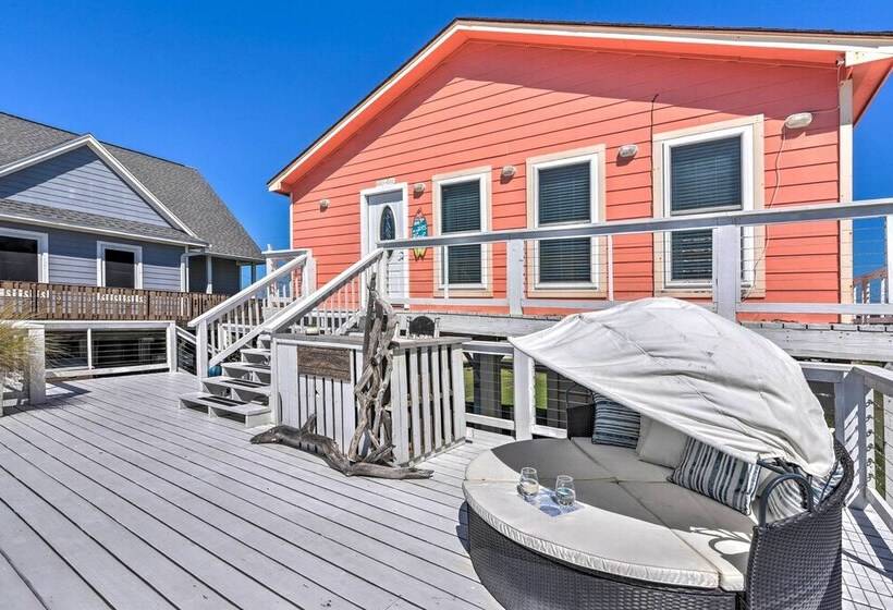 Sunny Freeport Home W/ Deck & Ocean Views!