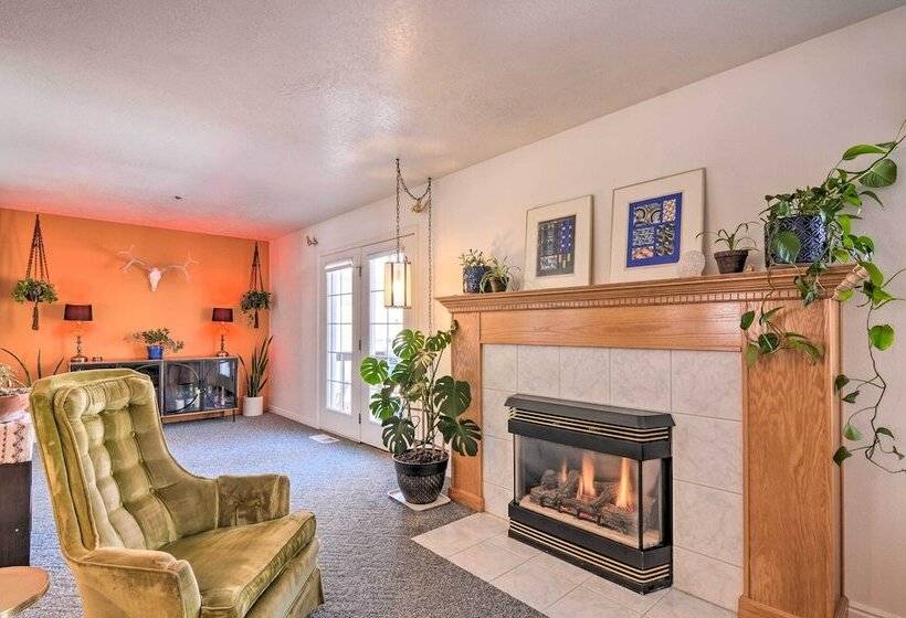 Sunny Retreat ~ 12 Mi To Brian Head Resort!