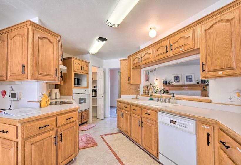 Sunny Retreat ~ 12 Mi To Brian Head Resort!