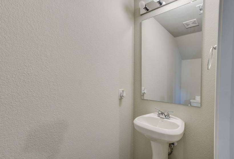 Texas Retreat W/ Patio Near Kayaking & Golfing!