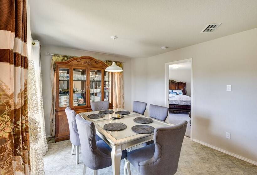 Texas Retreat W/ Patio Near Kayaking & Golfing!