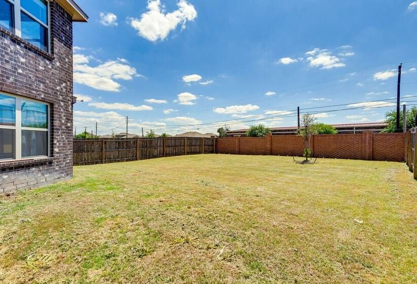 Texas Retreat W/ Patio Near Kayaking & Golfing!