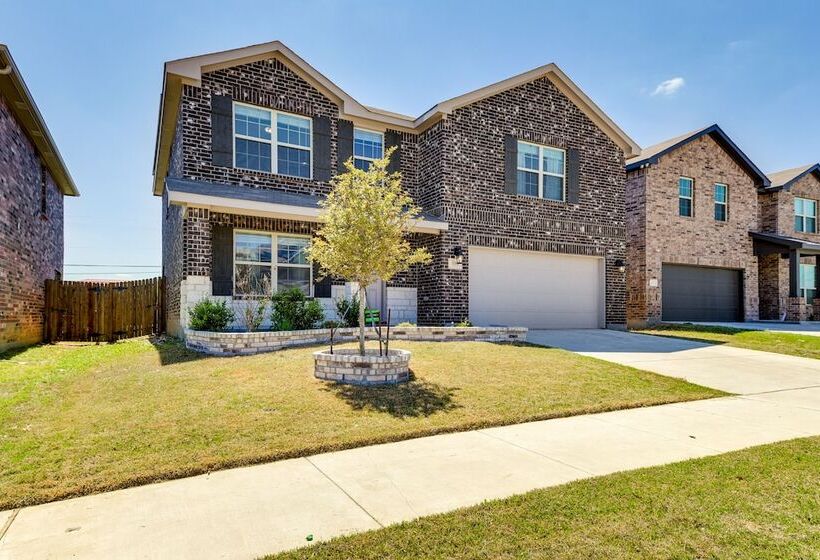 Texas Retreat W/ Patio Near Kayaking & Golfing!