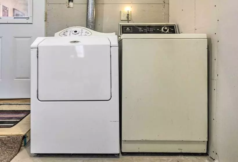 Three Lakes Home, Walk To Virgin Lake