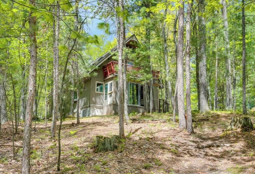 Three Lakes Home, Walk To Virgin Lake