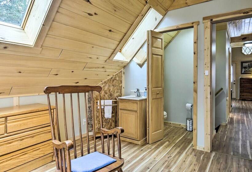 Three Lakes Home, Walk To Virgin Lake