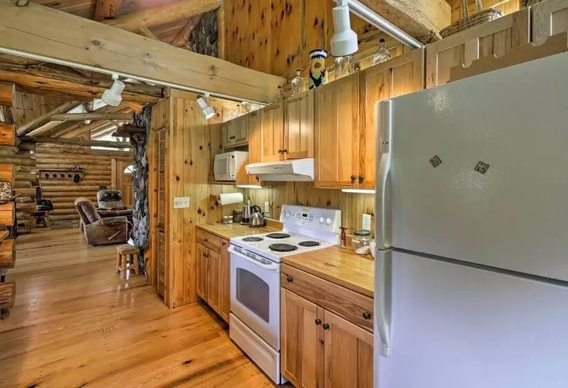 Valders Log Home Near Eea Air Show & Sheboygan!