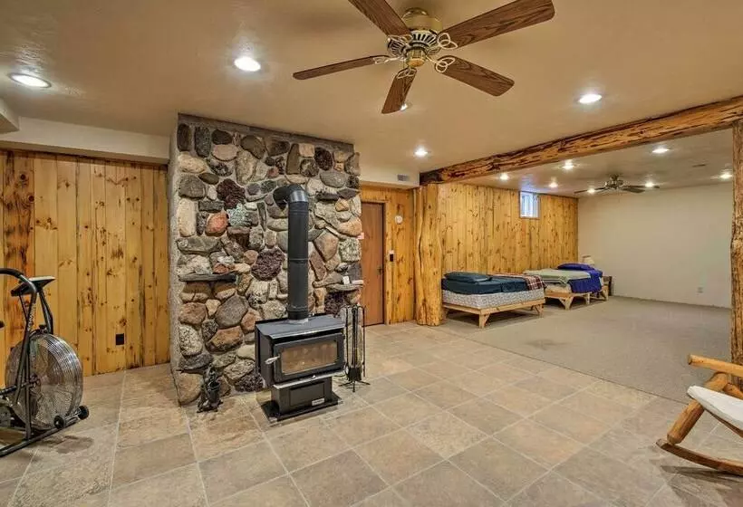 Valders Log Home Near Eea Air Show & Sheboygan!
