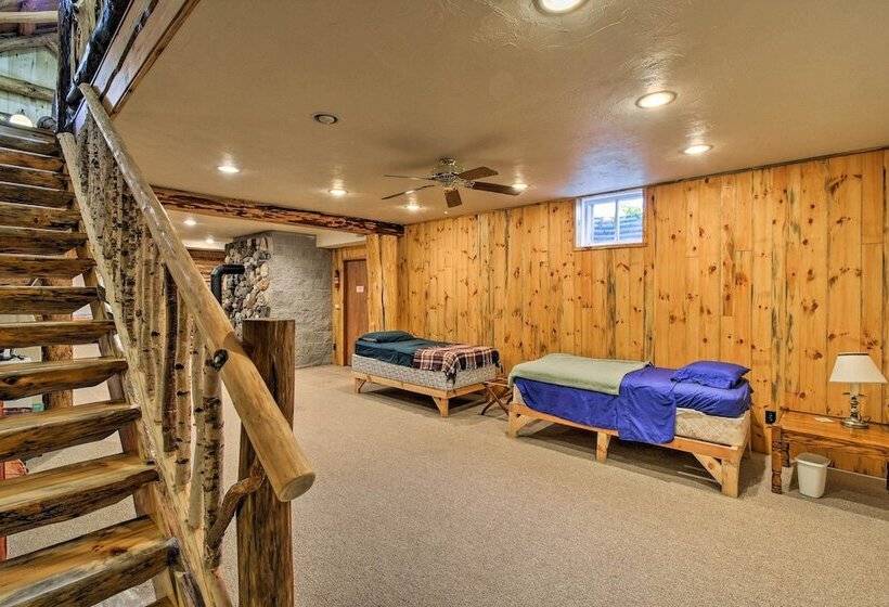 Valders Log Home Near Eea Air Show & Sheboygan!