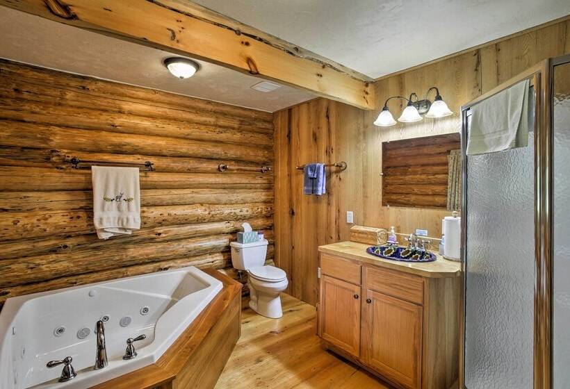 Valders Log Home Near Eea Air Show & Sheboygan!