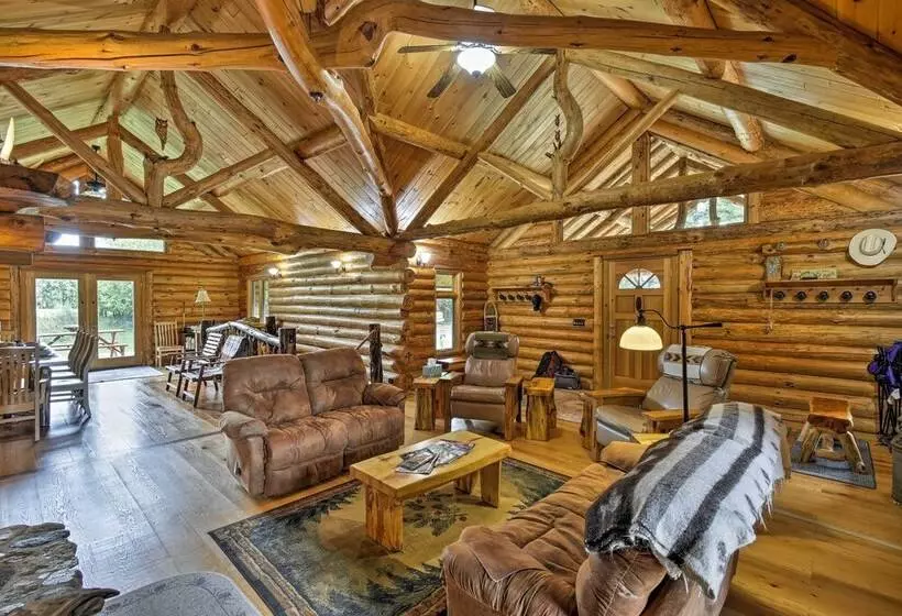 Valders Log Home Near Eea Air Show & Sheboygan!
