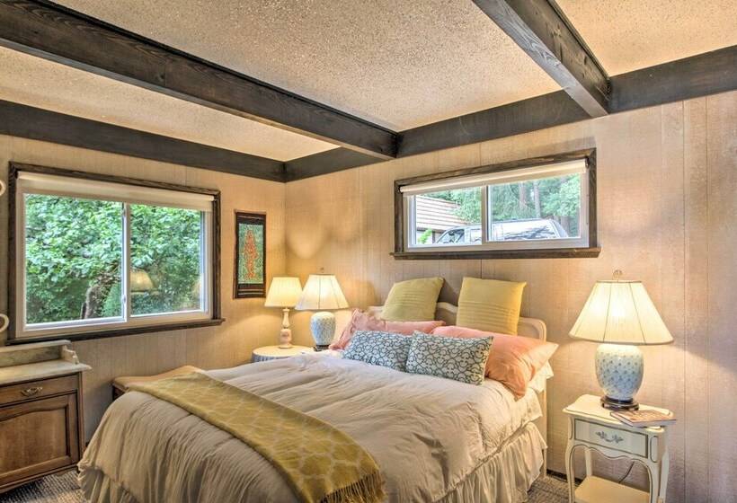 Waterfront Cabin W/ Fire Pit In Gig Harbor!