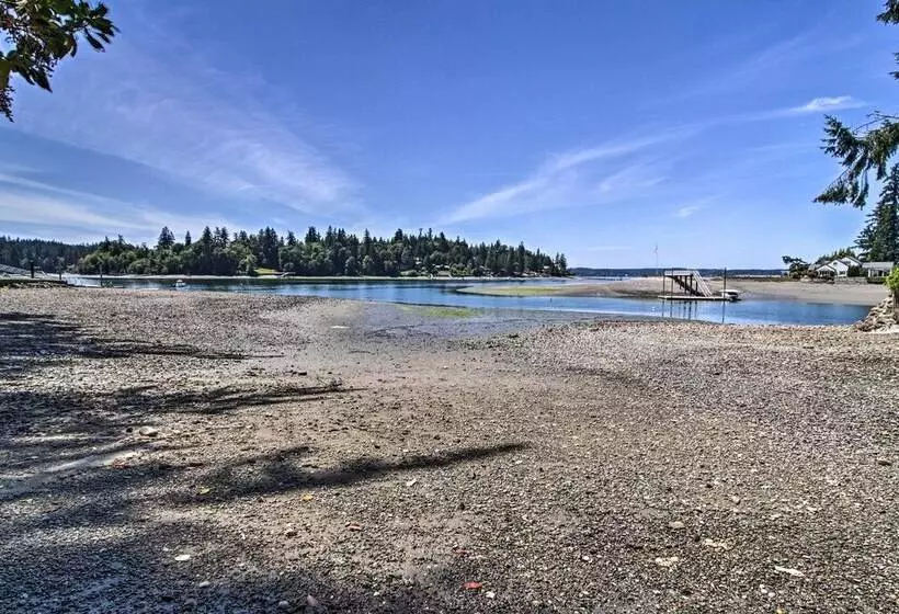 Waterfront Cabin W/ Fire Pit In Gig Harbor!