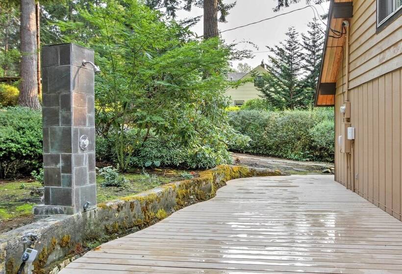 Waterfront Cabin W/ Fire Pit In Gig Harbor!