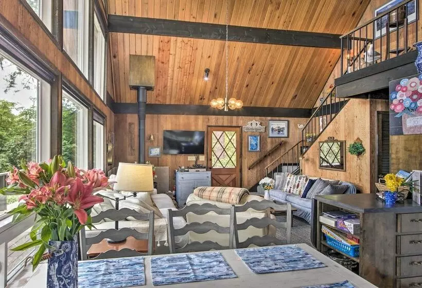 Waterfront Cabin W/ Fire Pit In Gig Harbor!