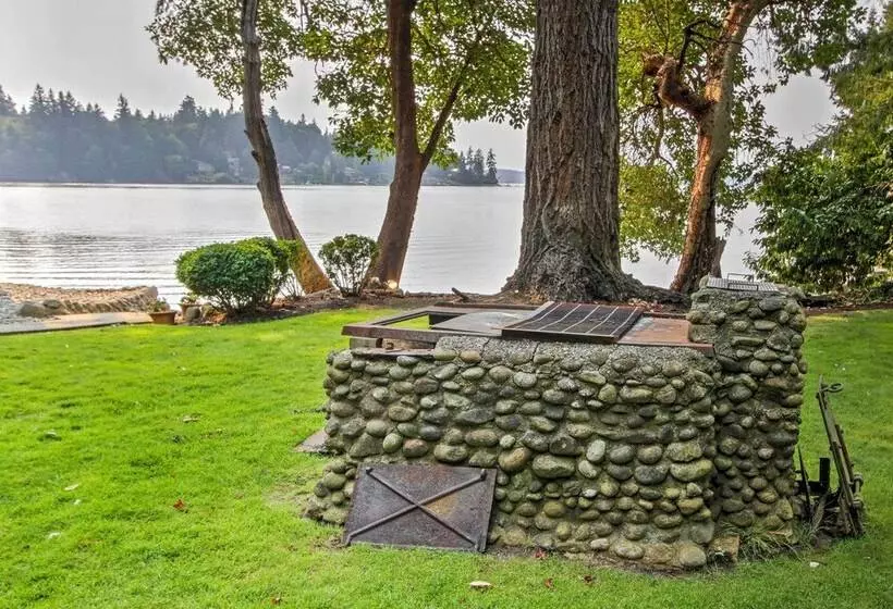 Waterfront Cabin W/ Fire Pit In Gig Harbor!