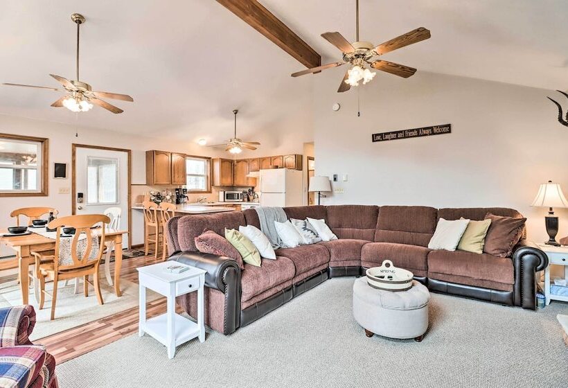 Albrightsville Cabin W/ Fire Pit: Swim, Hike & Ski