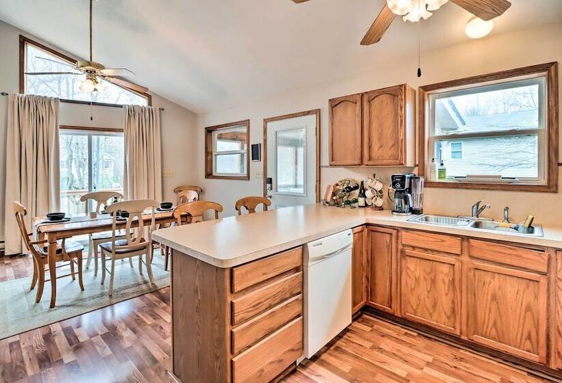 Albrightsville Cabin W/ Fire Pit: Swim, Hike & Ski