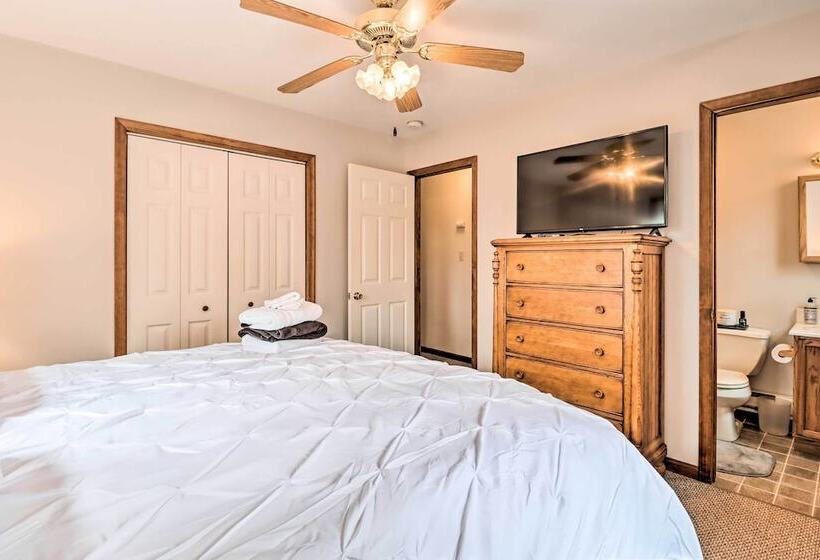 Albrightsville Cabin W/ Fire Pit: Swim, Hike & Ski