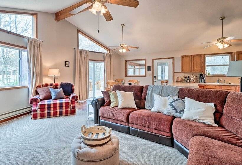 Albrightsville Cabin W/ Fire Pit: Swim, Hike & Ski