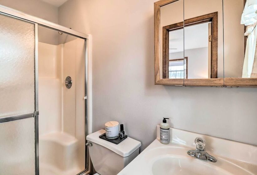 Albrightsville Cabin W/ Fire Pit: Swim, Hike & Ski