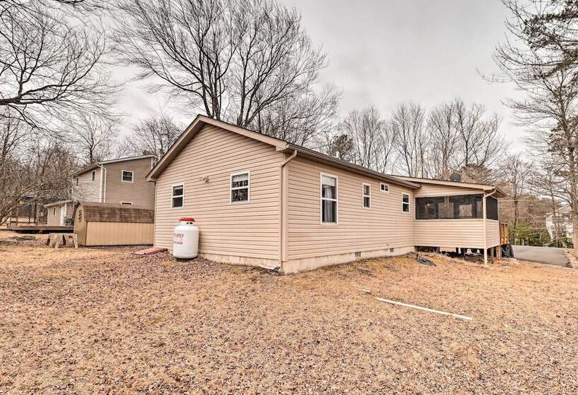 Albrightsville Cabin W/ Fire Pit: Swim, Hike & Ski