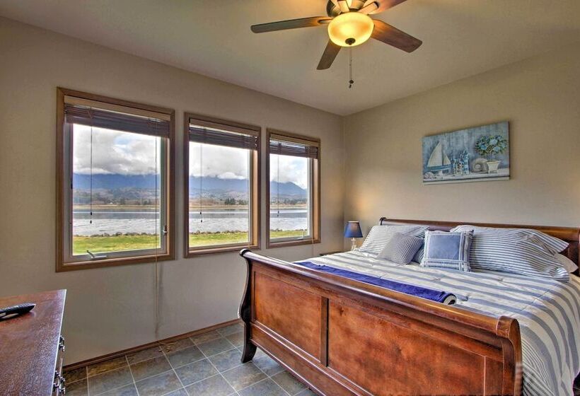 Bayside Home   6 Miles To Olympic National Forest!