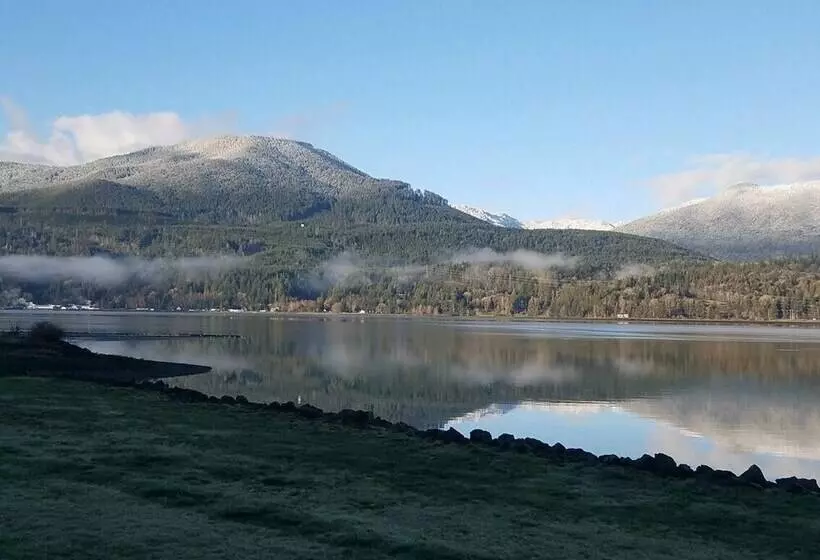 Bayside Home   6 Miles To Olympic National Forest!