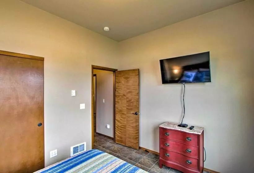 Bayside Home   6 Miles To Olympic National Forest!