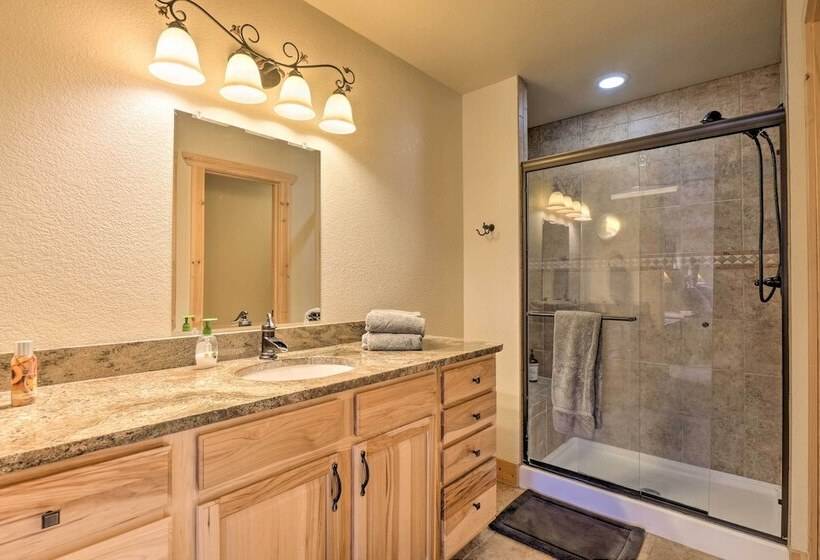 Breathtaking Lake View Retreat W/ On Site Hiking!