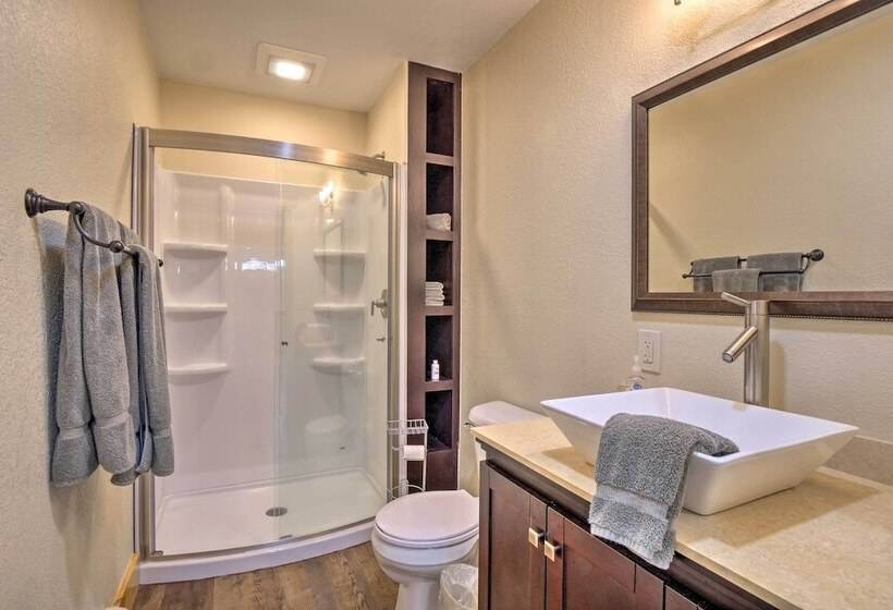 Breathtaking Lake View Retreat W/ On Site Hiking!