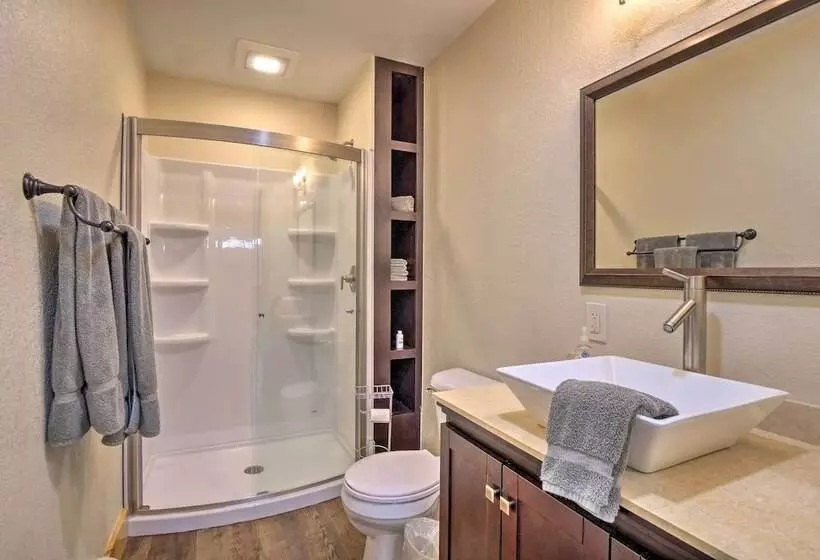 Breathtaking Lake View Retreat W/ On Site Hiking!