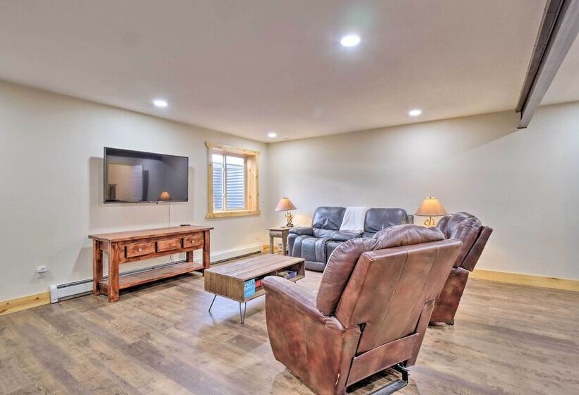 Breathtaking Lake View Retreat W/ On Site Hiking!