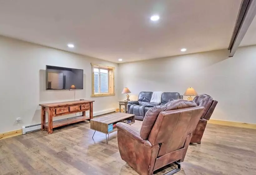 Breathtaking Lake View Retreat W/ On Site Hiking!