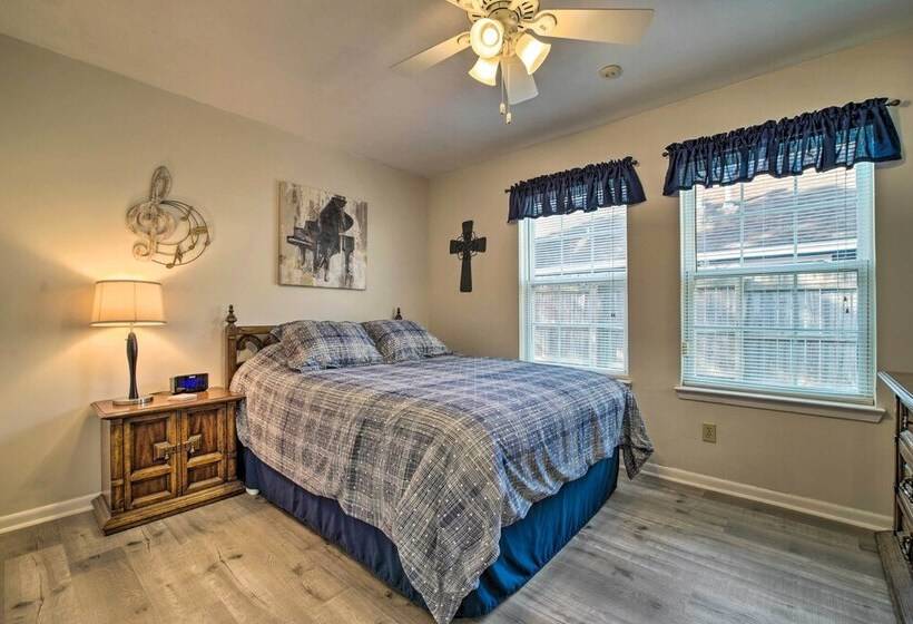 Bright College Station Abode: 3 Mi To Kyle Field