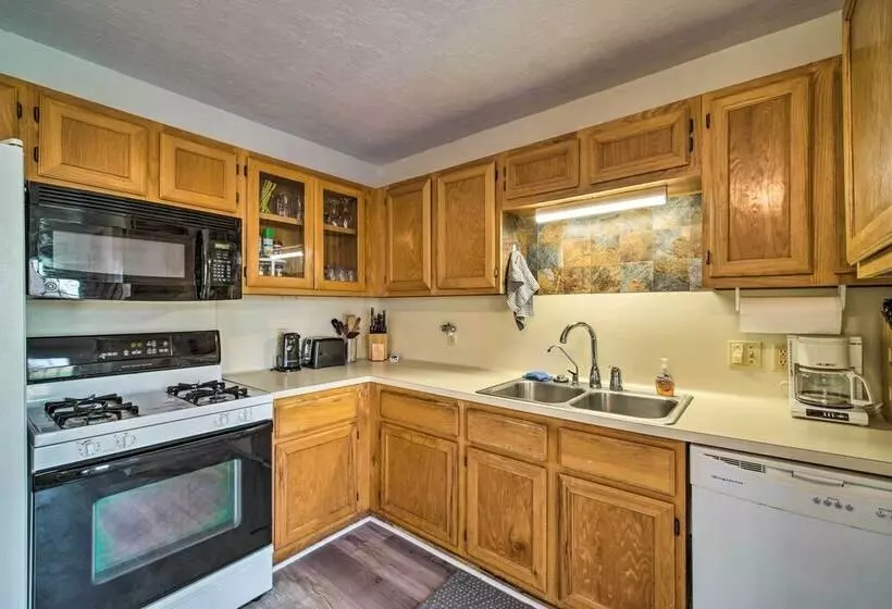 Bright College Station Abode: 3 Mi To Kyle Field