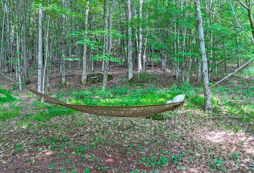 Bright Tucked Away Cabin W/ Furnished Deck + Grill