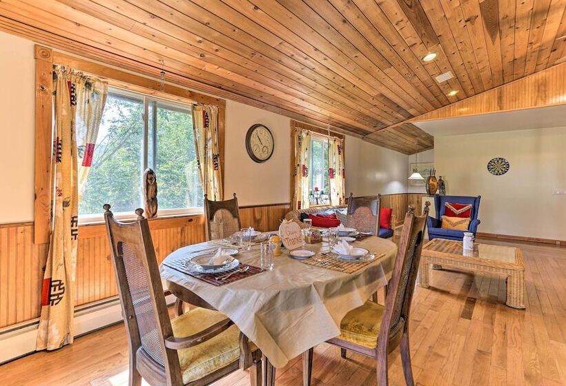 Bright Tucked Away Cabin W/ Furnished Deck + Grill