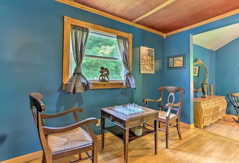 Bright Tucked Away Cabin W/ Furnished Deck + Grill